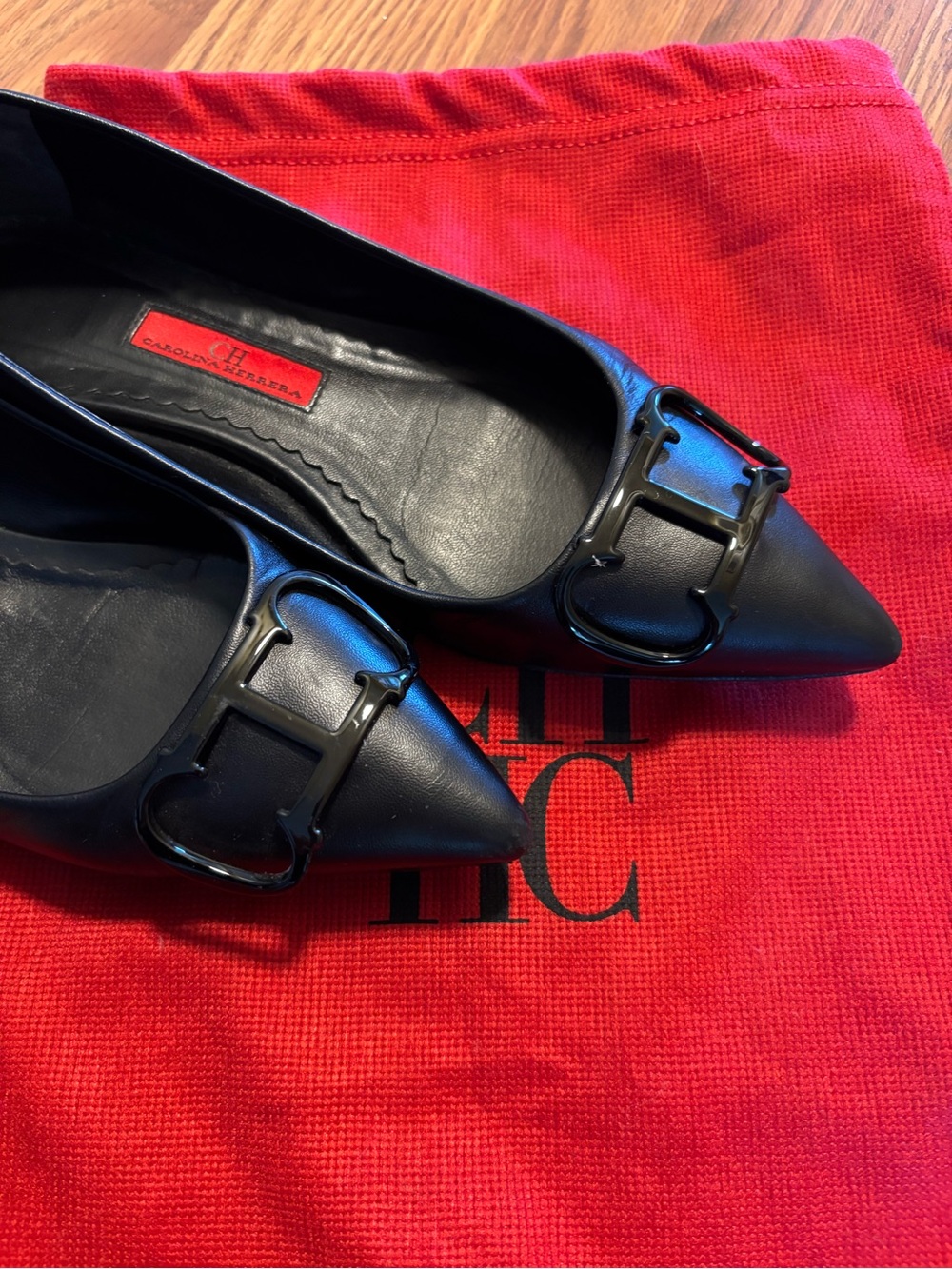 Carolina Herrera Initials Insignia Leather Ballet Flats - Picture 9 of 14